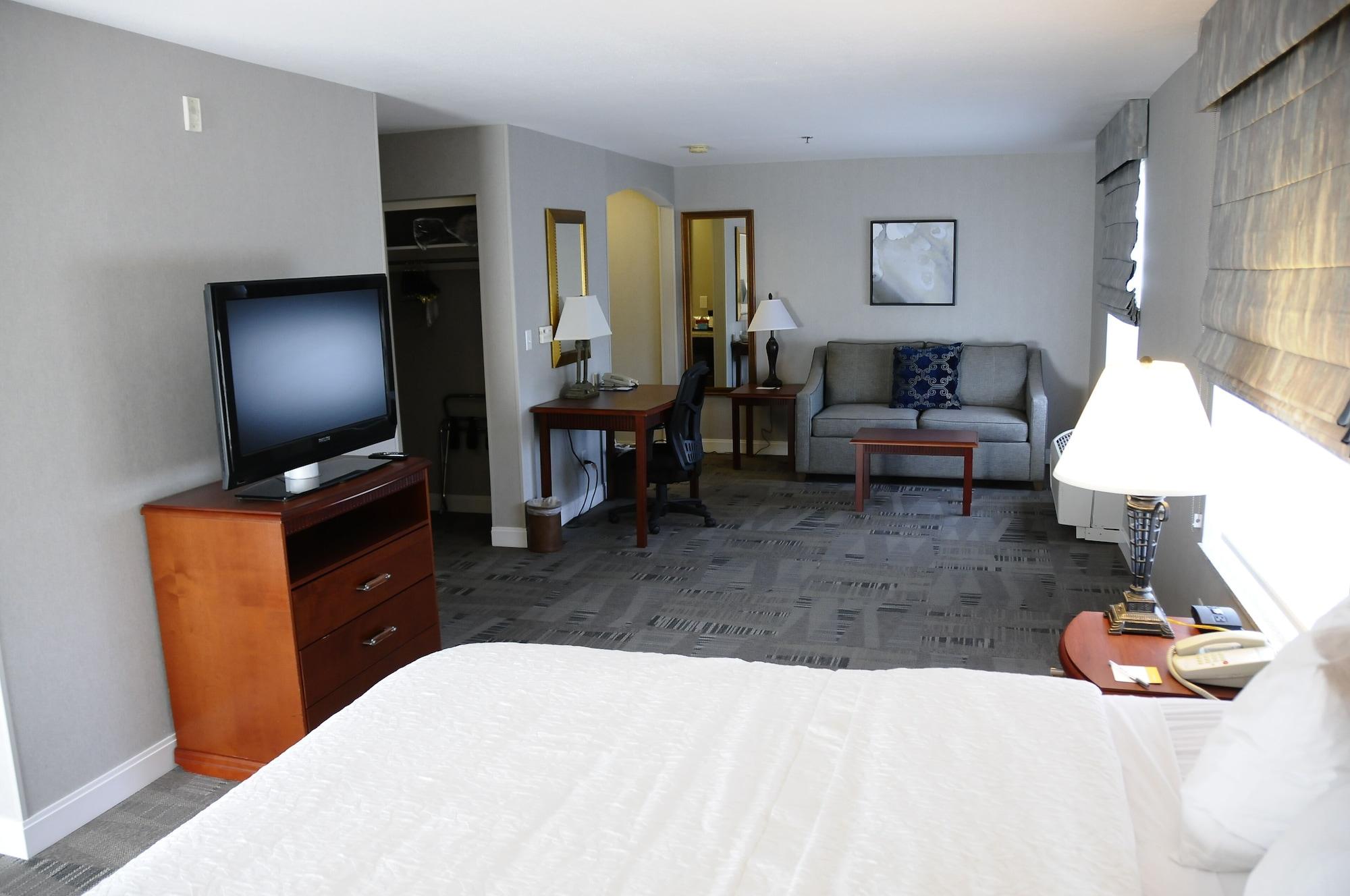 Hampton & Hotel 3*