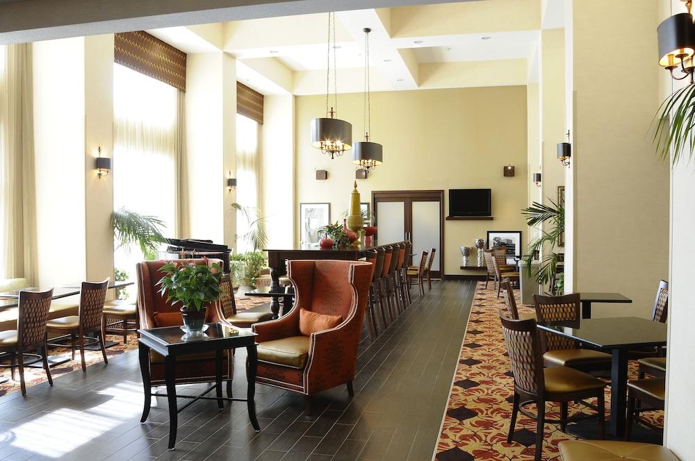 Hampton & Hotel Redding