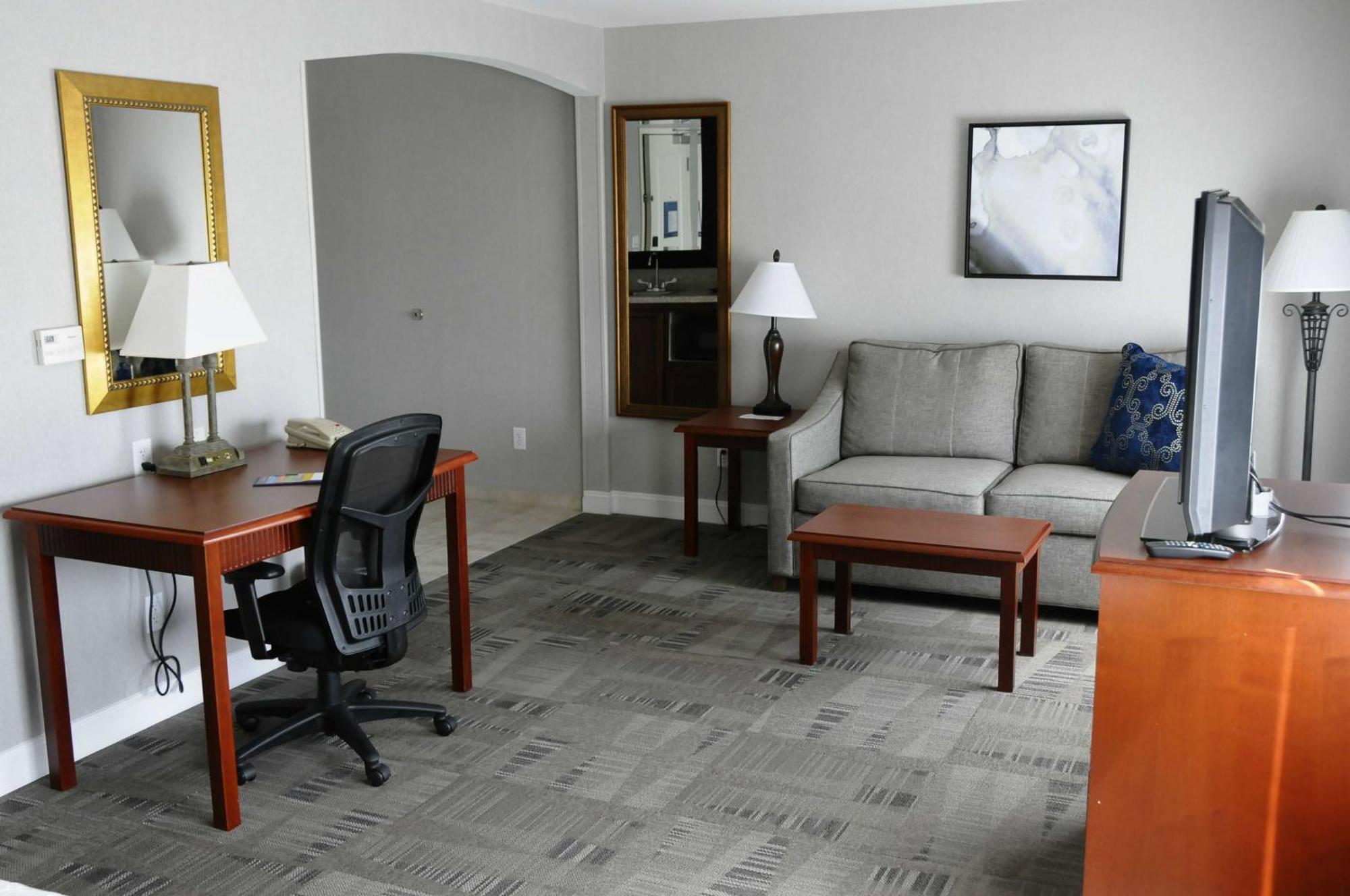 Hotel Hampton & Redding