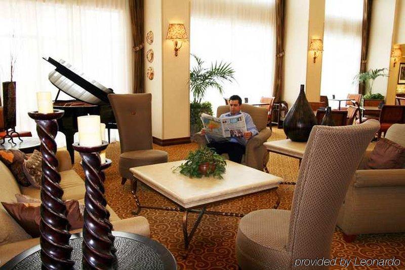 Hotel Hampton &