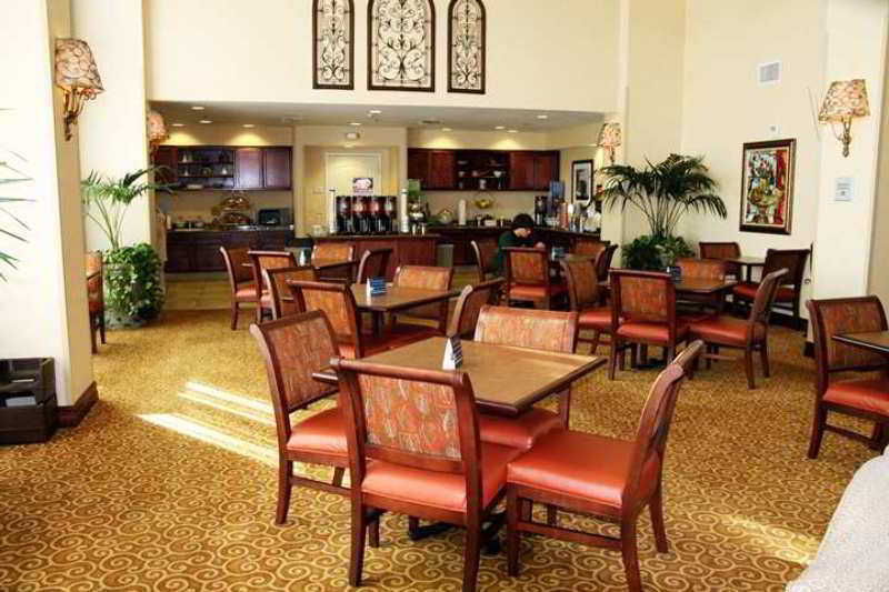Hampton & Hotel 3*