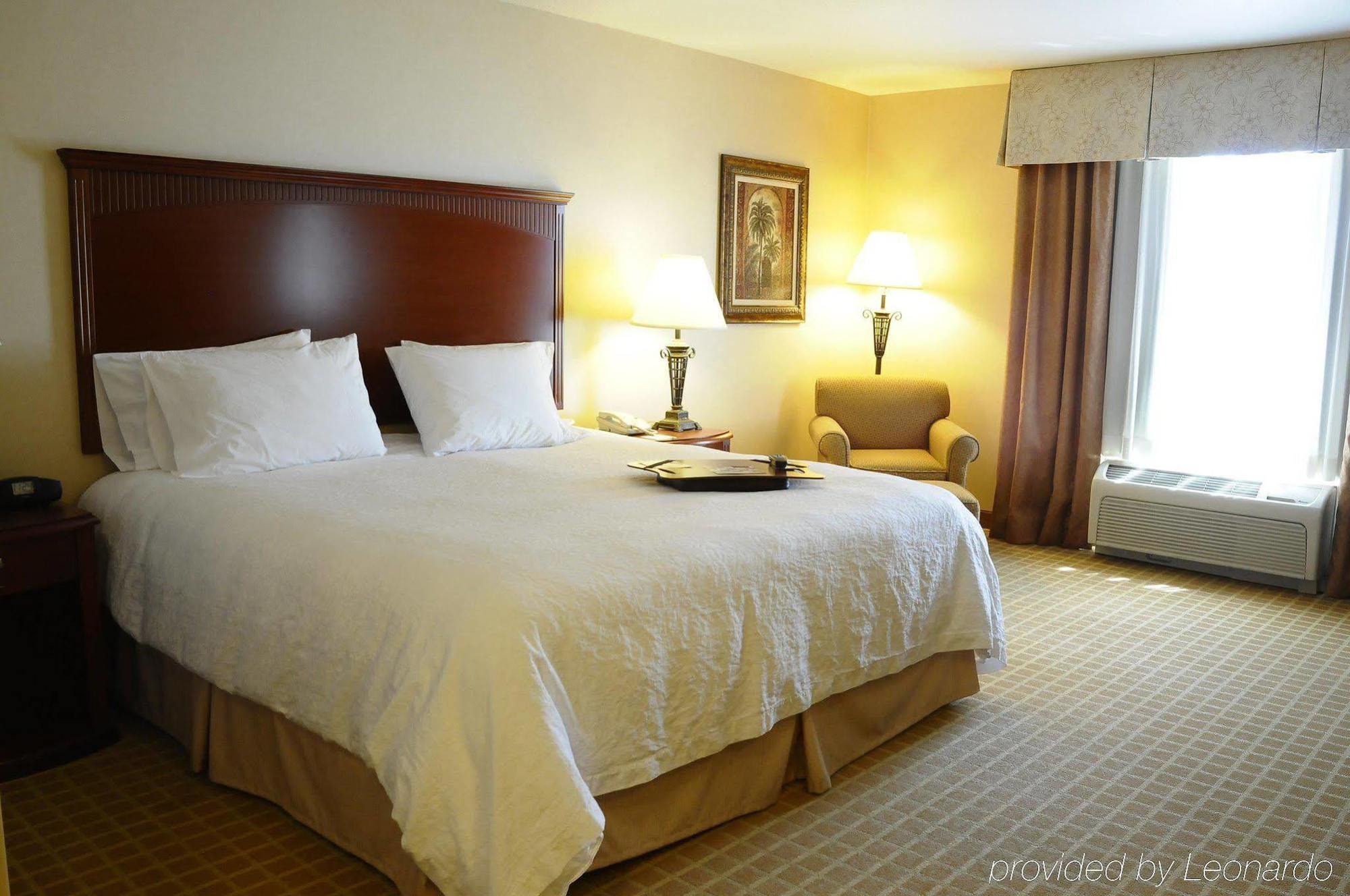 Hampton & Hotel Redding