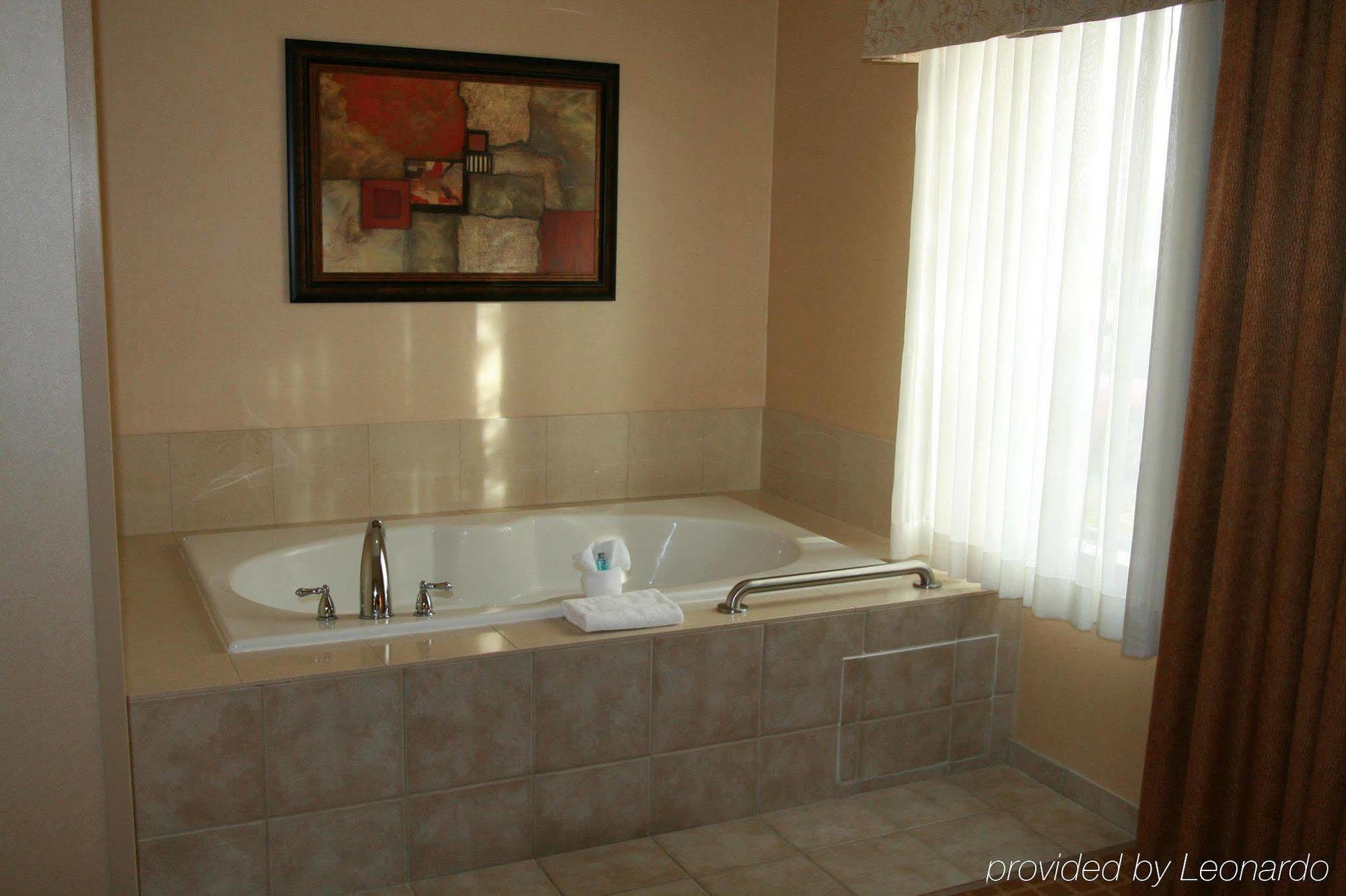 Hotel Hampton &