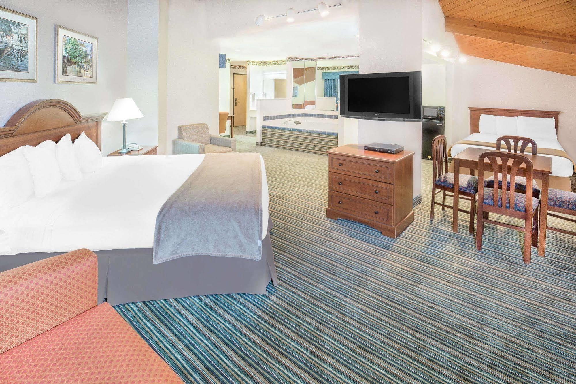 Hotel Hampton &