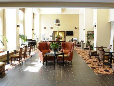 Hotel Hampton & Redding